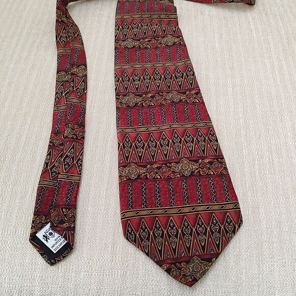 Metropolitan Museum of Art Silk Men's Necktie - Picture 6 of 9